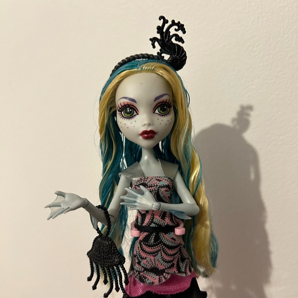 Monster High Doll Lagoona Frights, Camera, Action!: Black Carpet (G1) - Picture 1 of 7